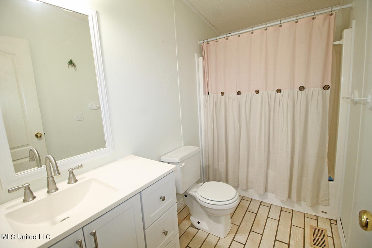 202 Howell Road Lucedale, MS 39452 - Photo 35 of 48 5 (1)