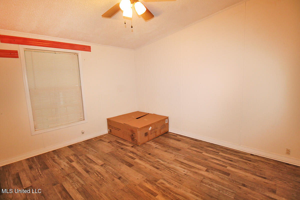 202 Howell Road Lucedale, MS 39452 - Photo 36 of 48 5 (2)