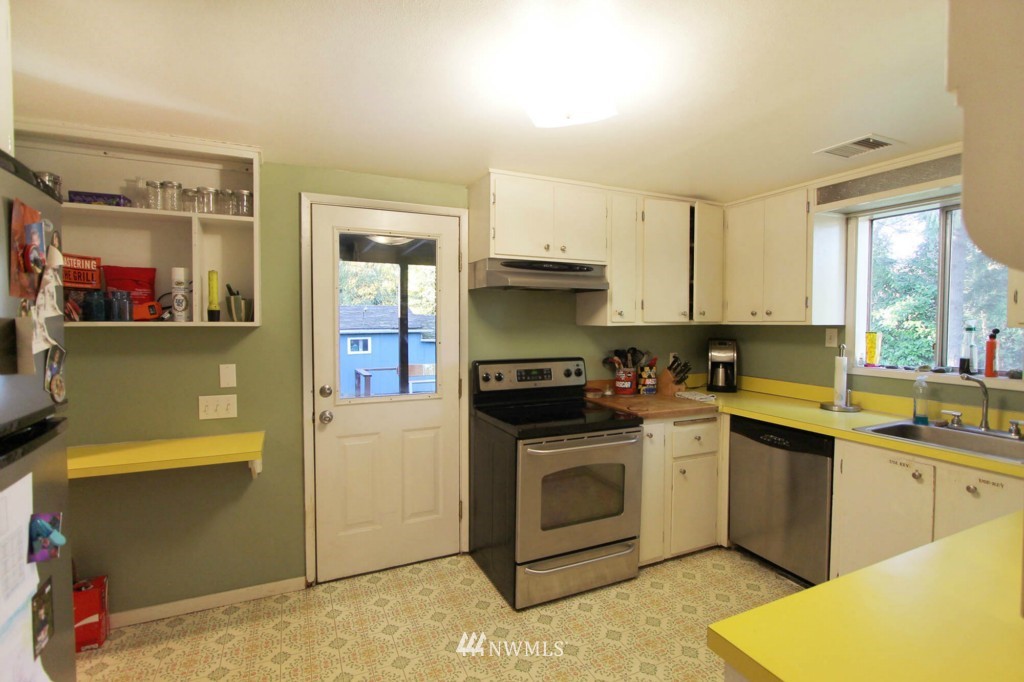 9208 Southwest Bank Road Vashon, WA 98070 - Photo 8 of 16