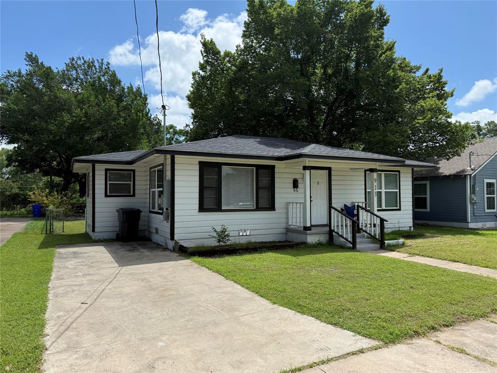 913 Hubert Street Waco, TX 76704 - Photo 3 of 12