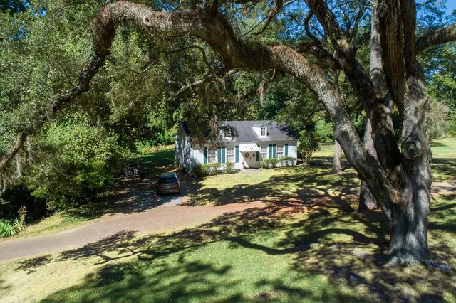$1,297,000 | 131 Winchester Road, Natchez, MS 39120