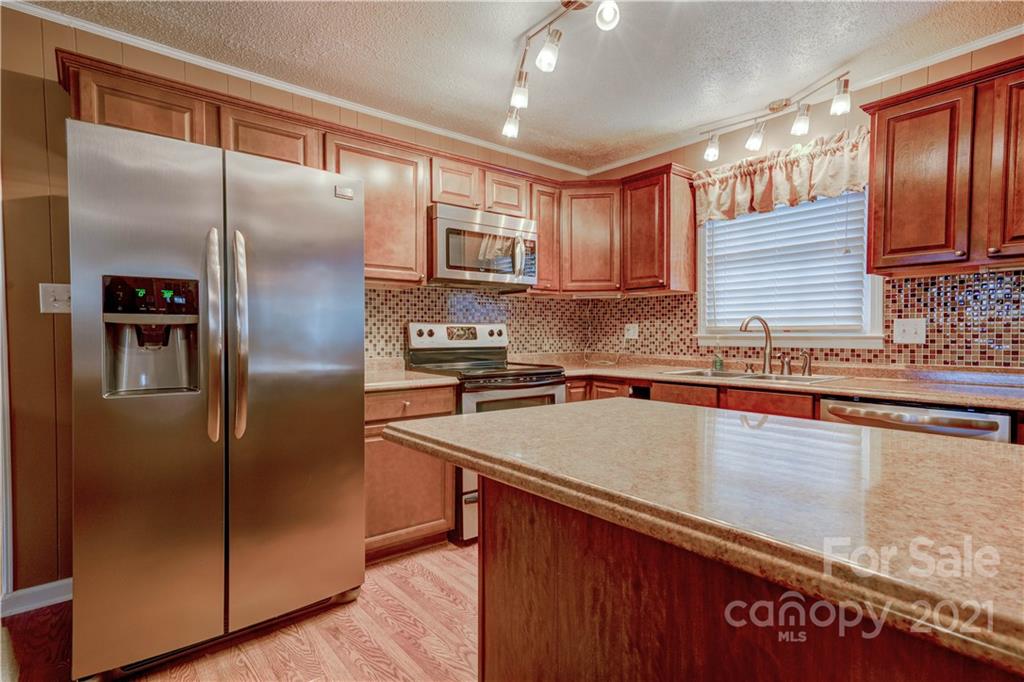 400 Rollingbrook Road Kings Mountain, NC 28086 - Photo 8 of 46 Gallery Image 8
