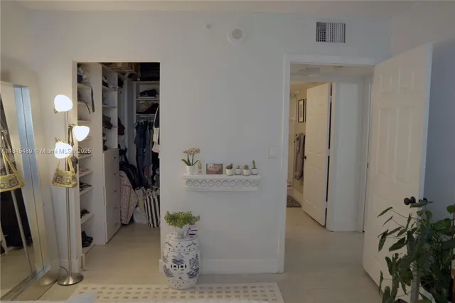 $925,000 | 1155 Brickell Bay Drive, Unit 902, Miami, FL 33131