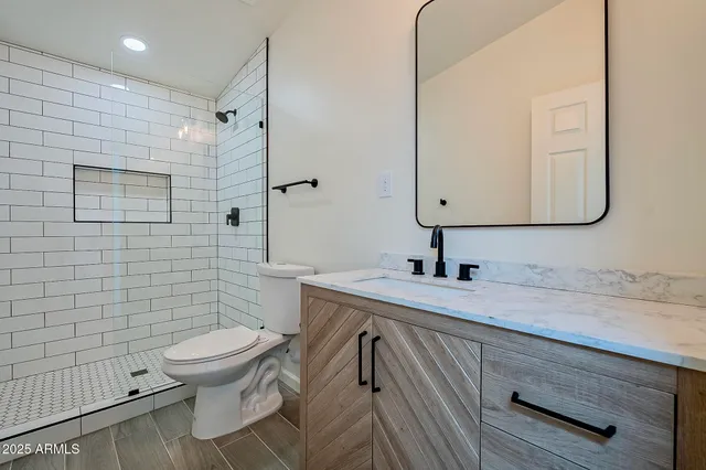 a view of washer and dryer in a room