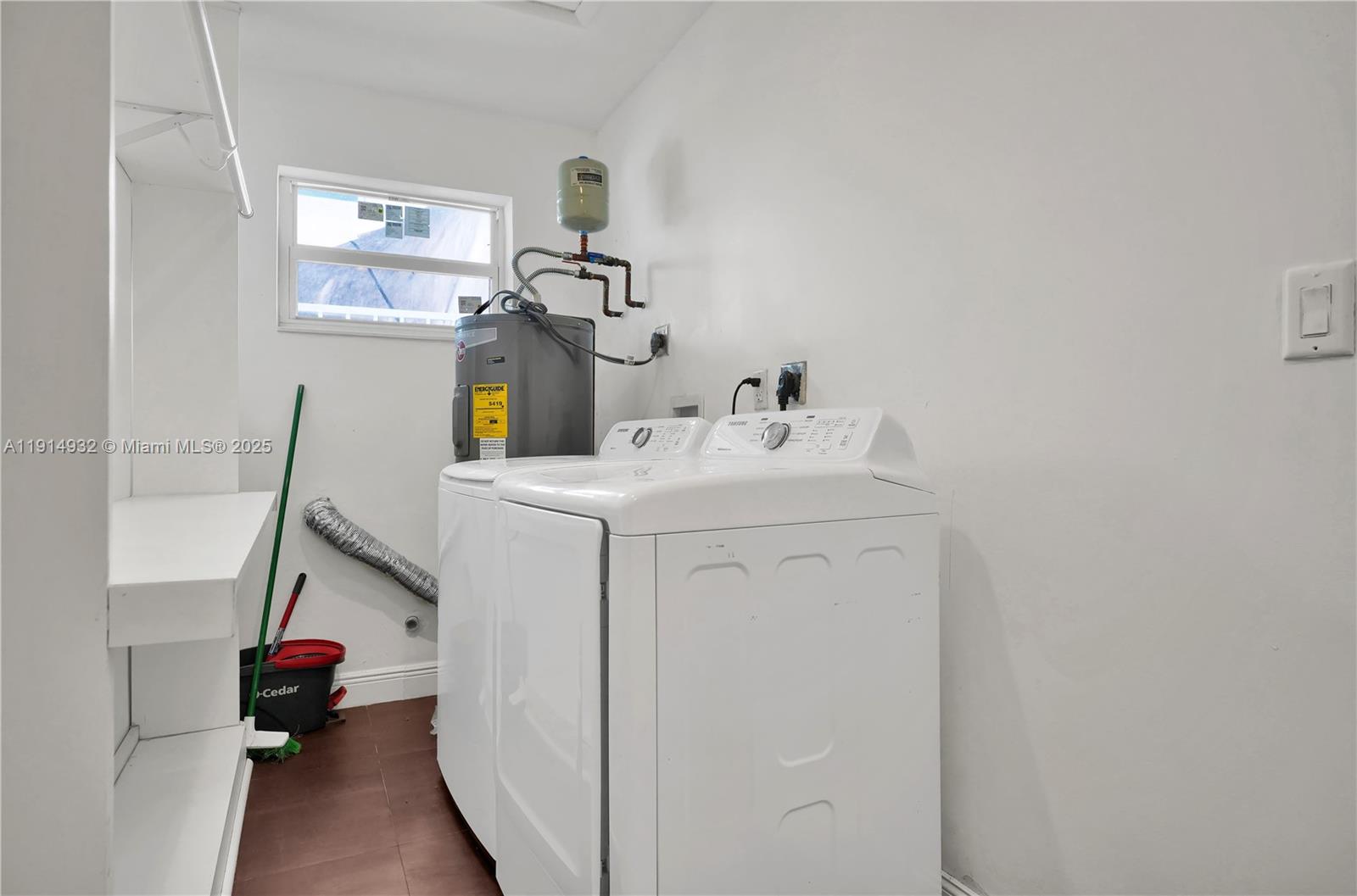 4721 West Park Road Hollywood, FL 33021 - Photo 31 of 34 a utility room with dryer and washer