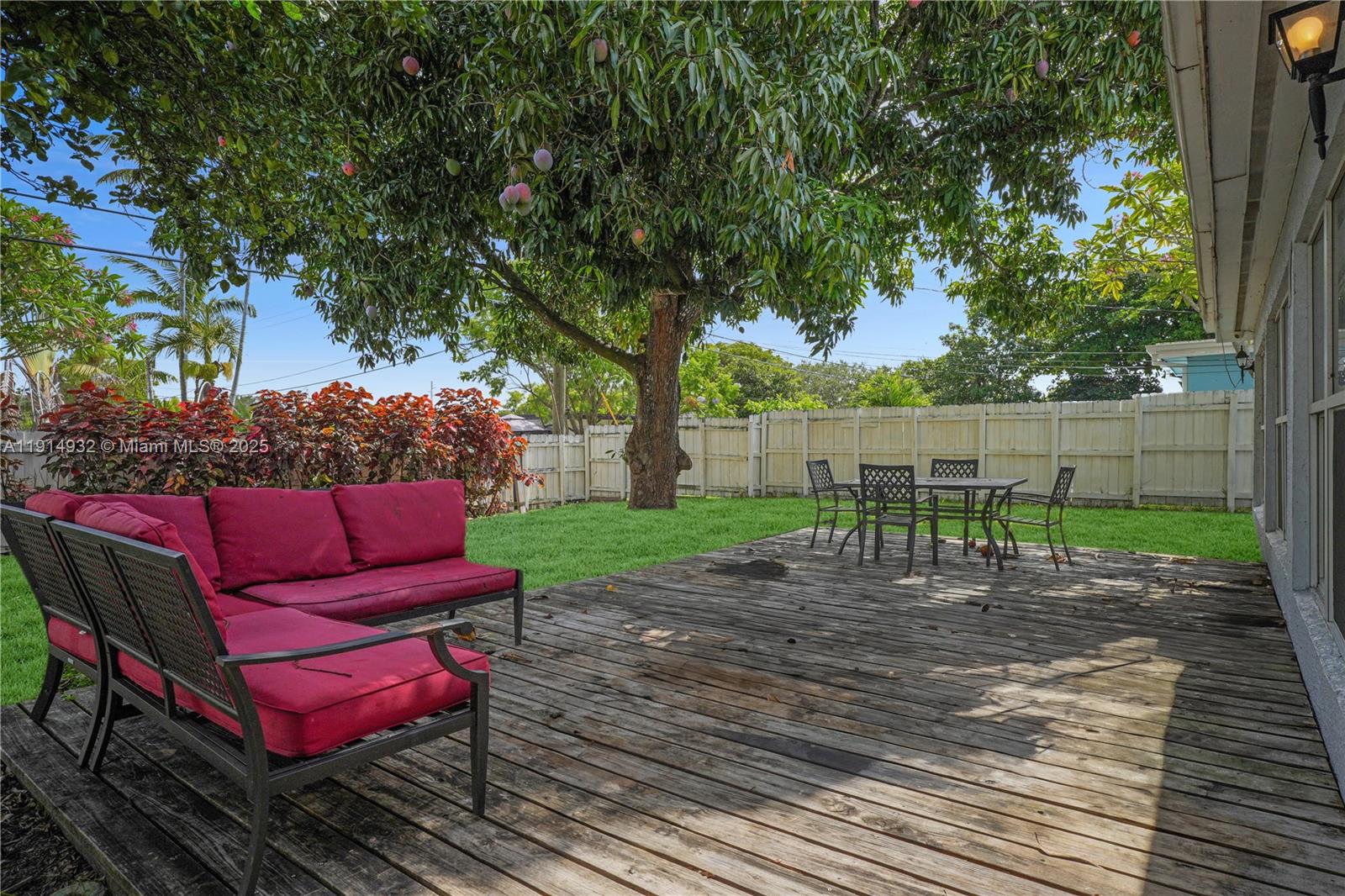 4721 West Park Road Hollywood, FL 33021 - Photo 32 of 34 a view of a yard with a sitting space