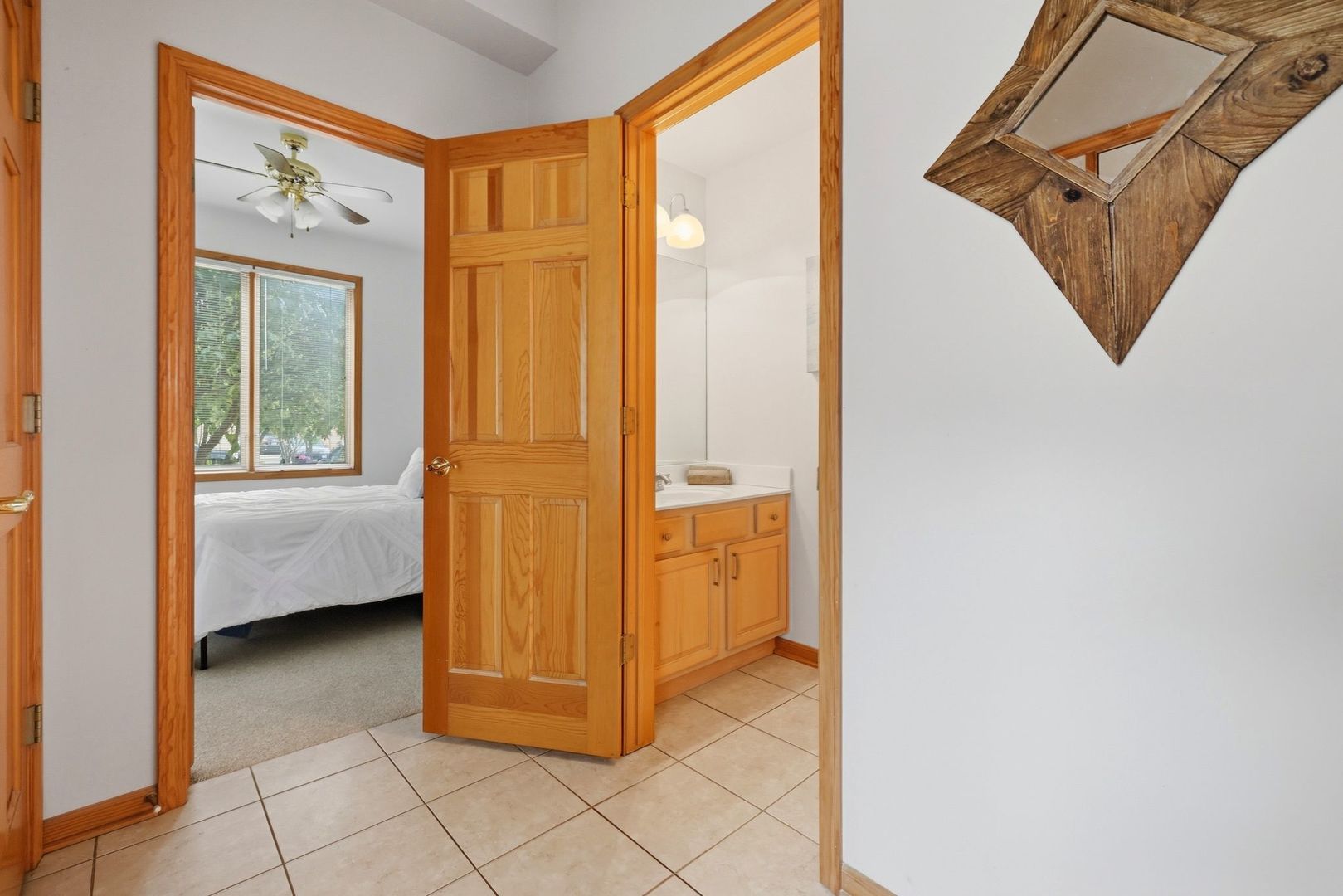 691 East Nerge Road Roselle, IL 60172 - Photo 14 of 30 Gallery Image 14