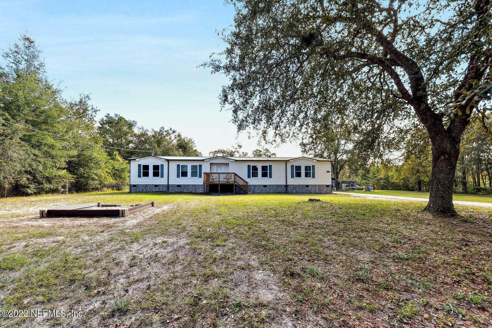 1945 Gentlebreeze Road Middleburg, FL 32068 - Photo 3 of 26 Inside yard