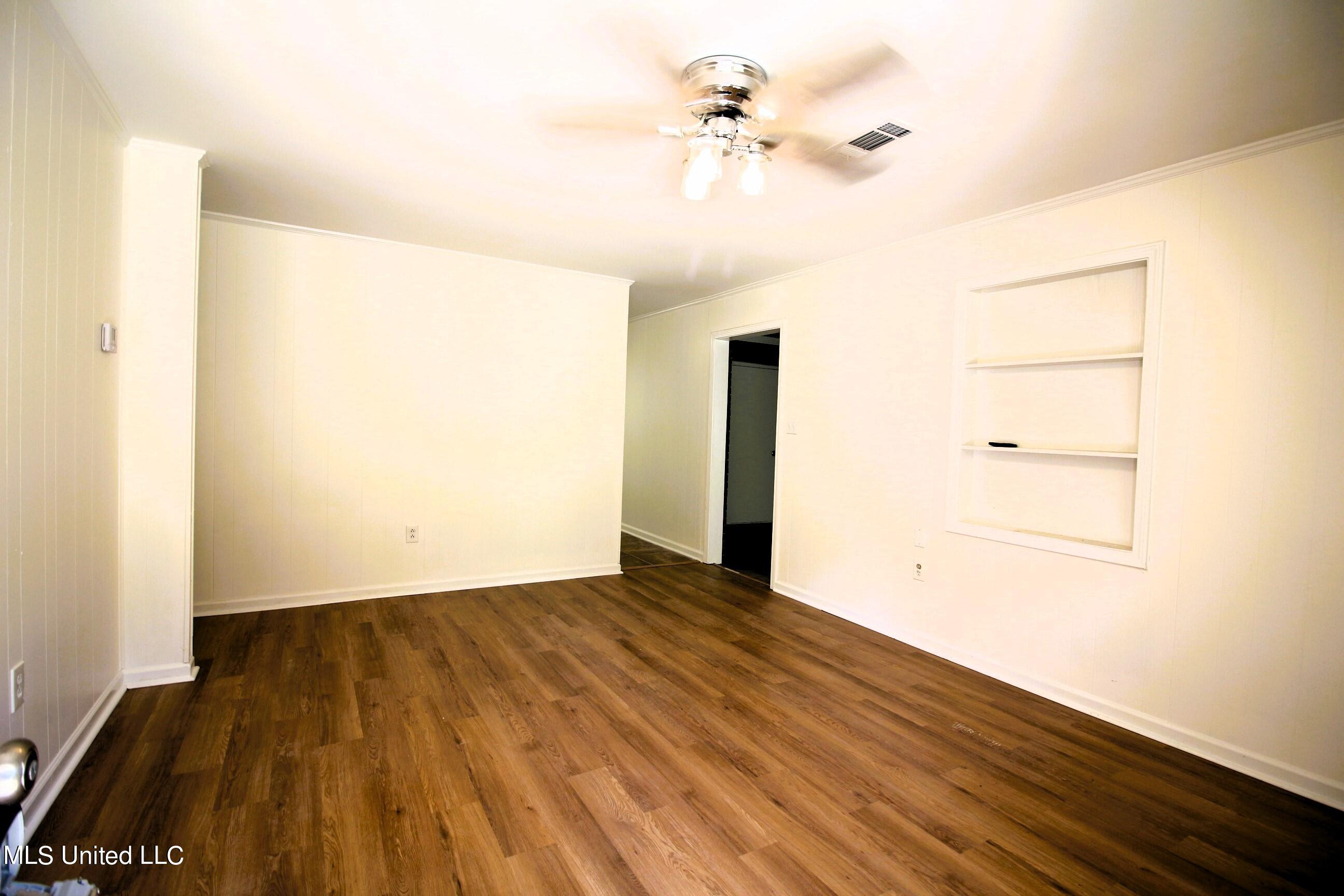 1233 Briscoe Road Holly Springs, MS 38635 - Photo 5 of 27 IMG_6258