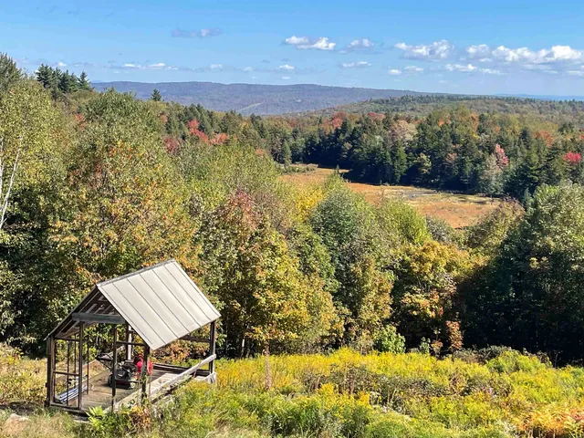 $475,000 | 104 Johnny Cake Hill Lane, Readsboro, VT 05350