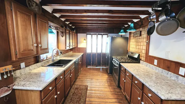 $475,000 | 104 Johnny Cake Hill Lane, Readsboro, VT 05350