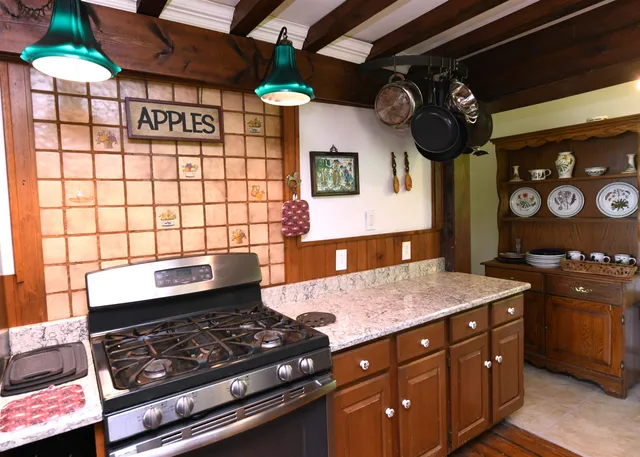 $475,000 | 104 Johnny Cake Hill Lane, Readsboro, VT 05350