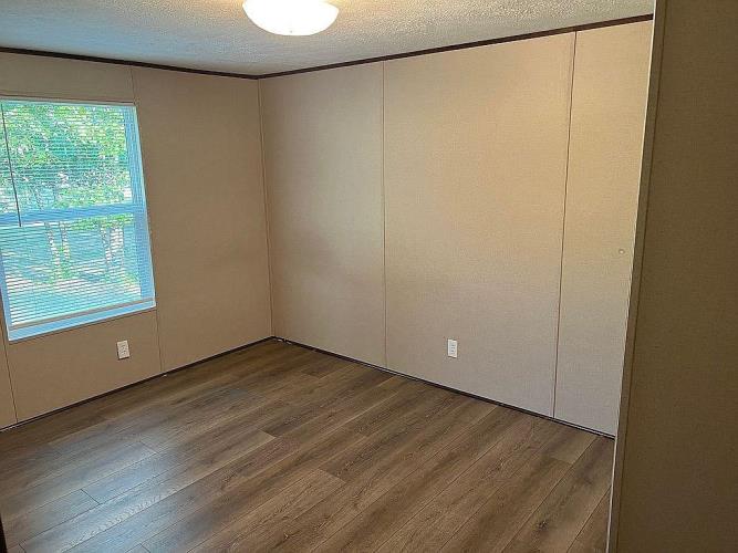 911 Lord Road Commerce, GA 30529 - Photo 11 of 20