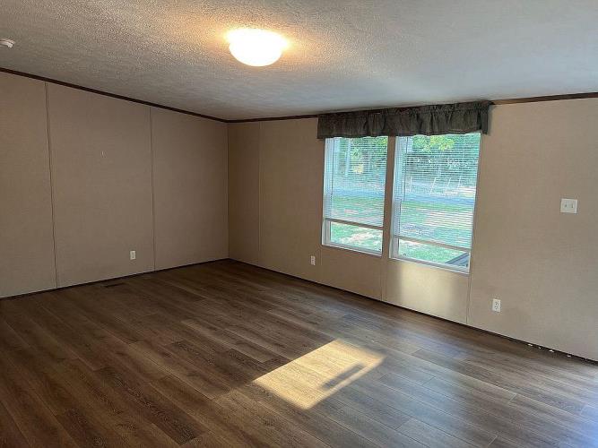 911 Lord Road Commerce, GA 30529 - Photo 5 of 20