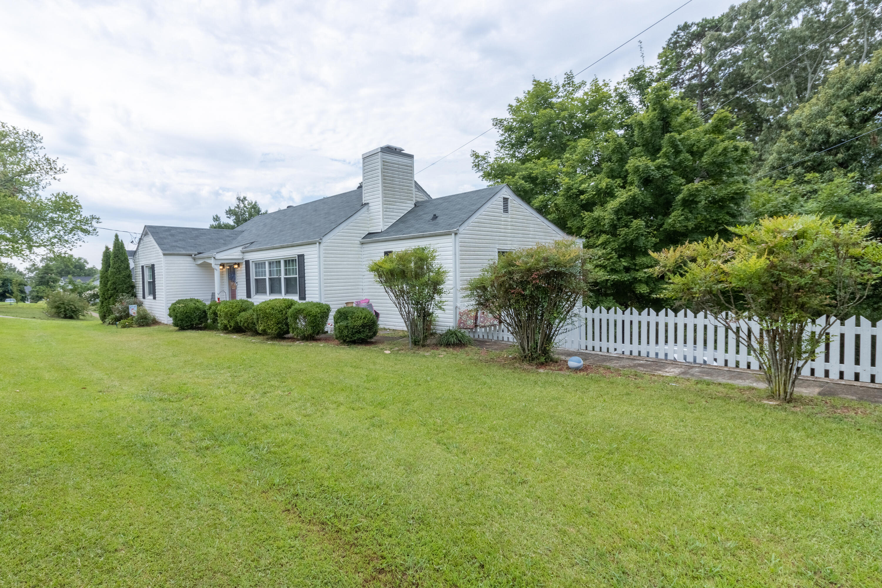 1119 Greens Lake Road Chattanooga, TN 37412 - Photo 3 of 30 1119 Greenslake Rd-3