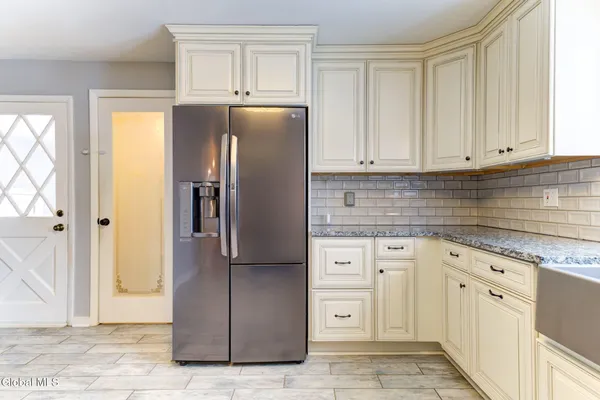$299,900 | 43 Sherwood Avenue, East Greenbush, NY 12144