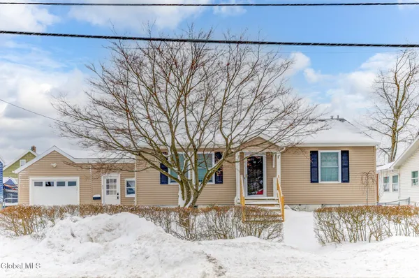 $299,900 | 43 Sherwood Avenue, East Greenbush, NY 12144