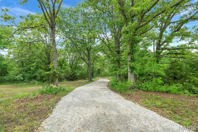 $410,000 | 4373 East Linda Lane, Robertsville, MO 63072