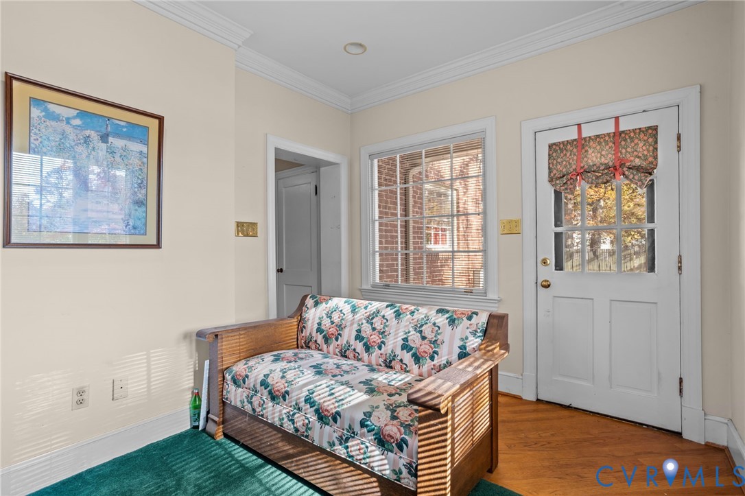 6800 Bethlehem Road Henrico, VA 23228 - Photo 9 of 25 Or sunroom with seperate entrance.