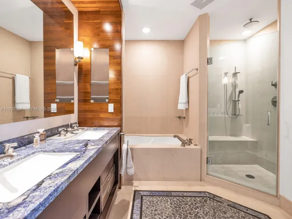 $8,500 | 6799 Collins Avenue, Unit 501, Miami Beach, FL 33141