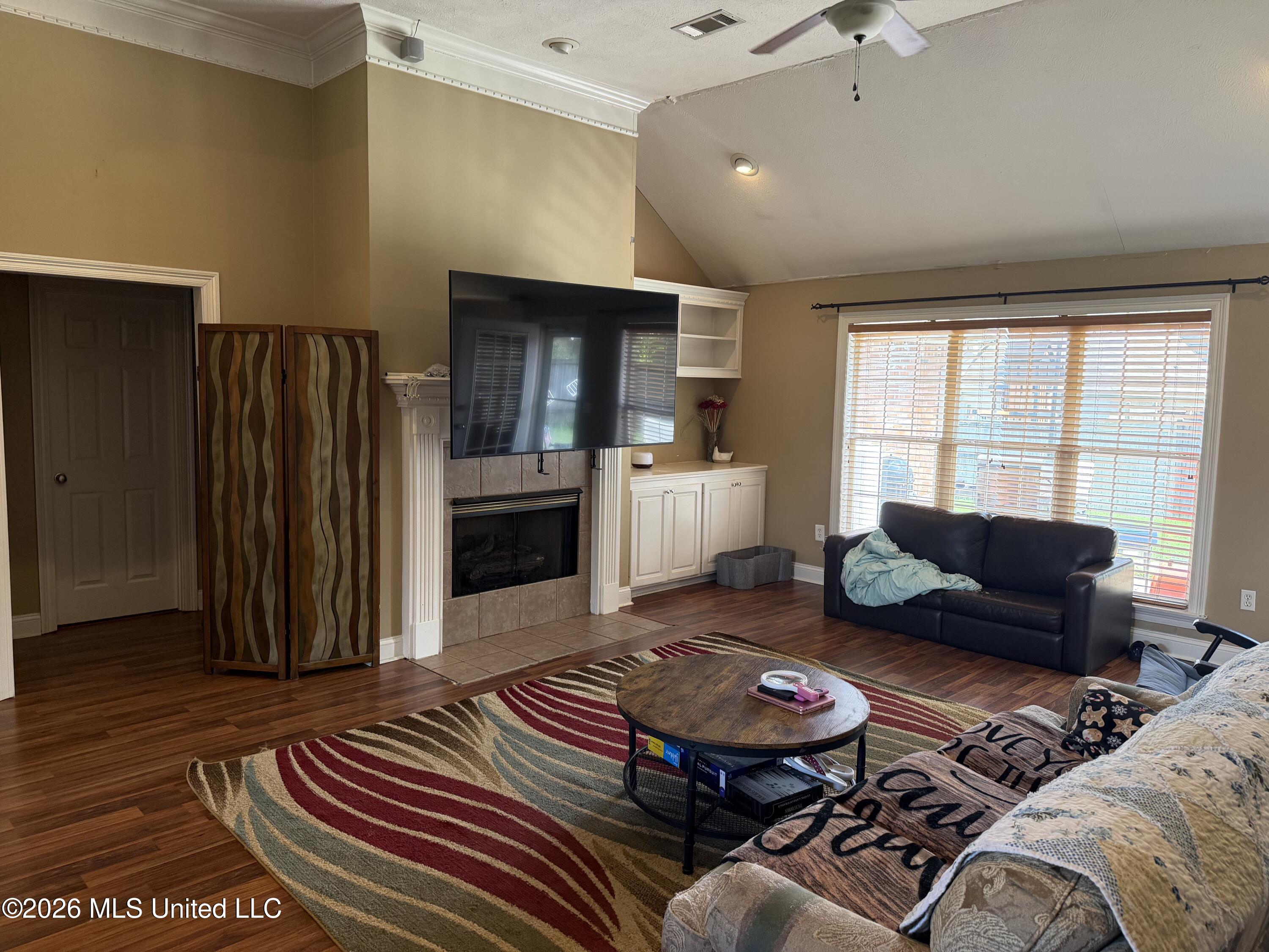 229 Camelot Way Brandon, MS 39047 - Photo 16 of 25 Living Room