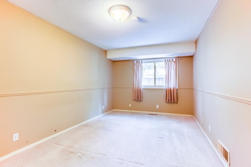 10752 Cavell Road Bloomington, MN 55438 - Photo 18 of 32
