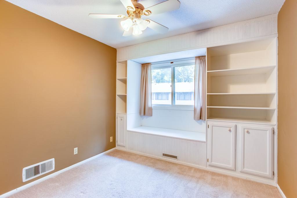 10752 Cavell Road Bloomington, MN 55438 - Photo 7 of 32