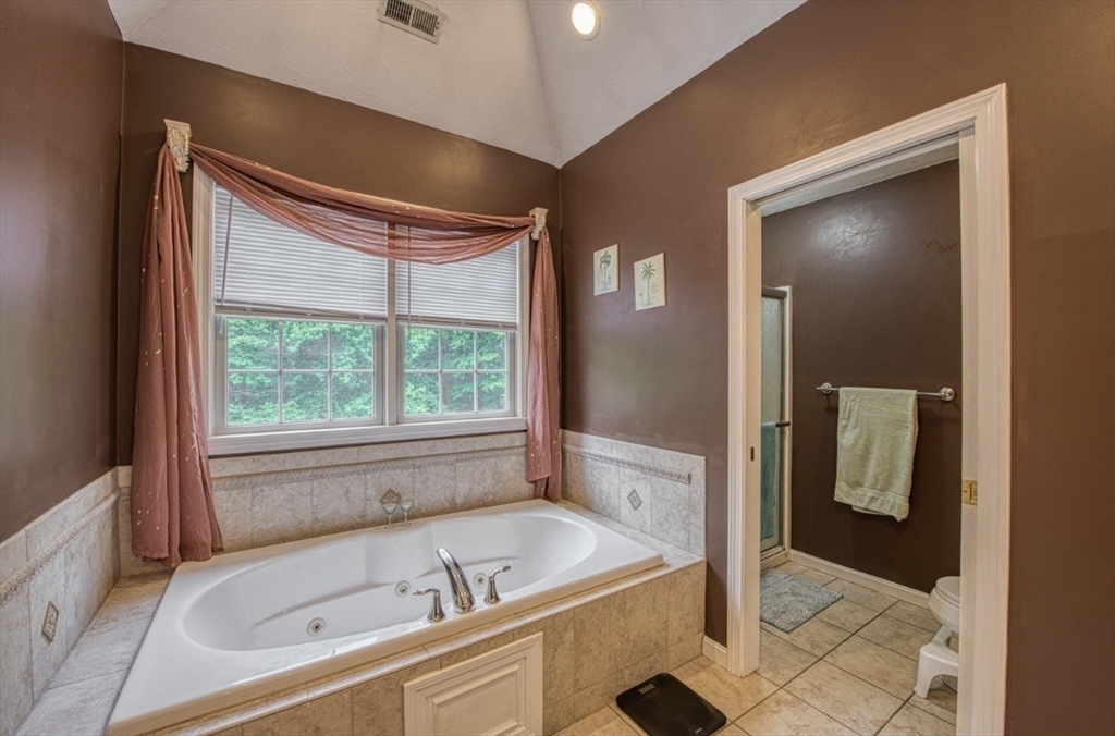 6 Mohawk Road Raynham, MA 02767 - Photo 18 of 41