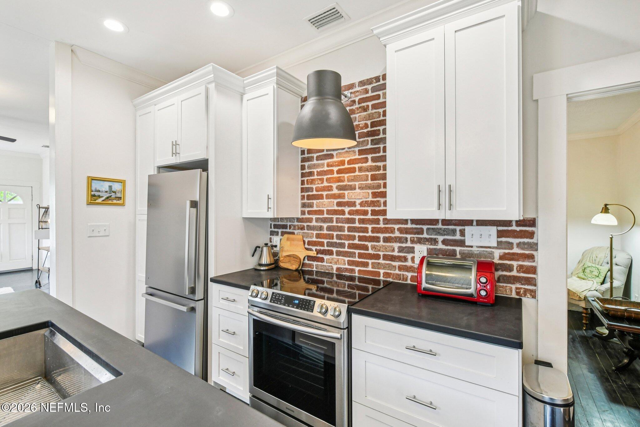 3637 Valencia Road Jacksonville, FL 32205 - Photo 5 of 35 15-web-or-mls-Valencia Rd-S0904-015