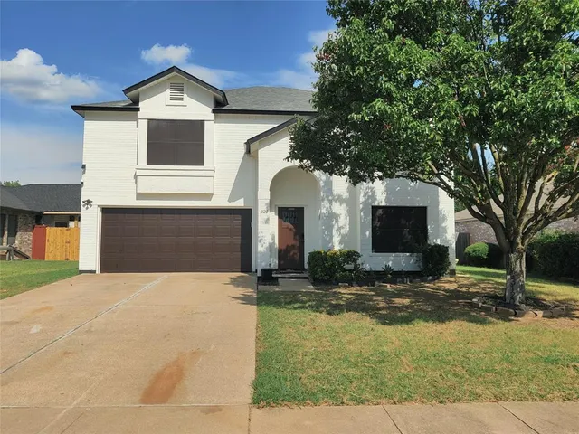 $2,900 | 3120 Longbow Drive, Grand Prairie, TX 75052