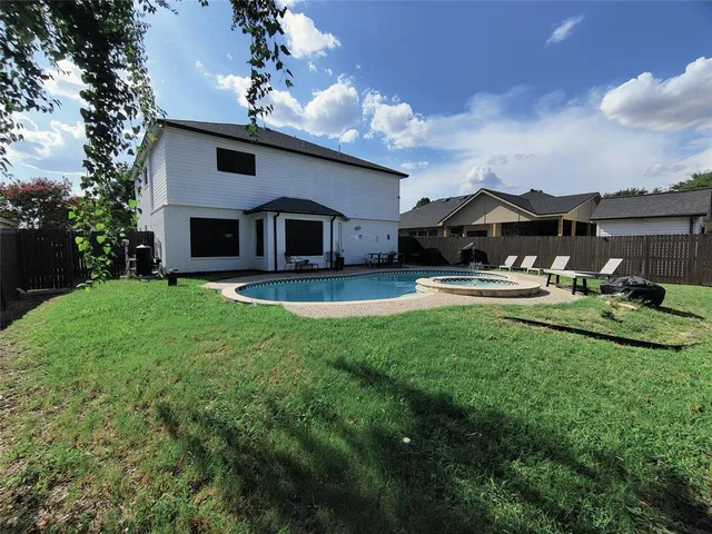 $2,900 | 3120 Longbow Drive, Grand Prairie, TX 75052