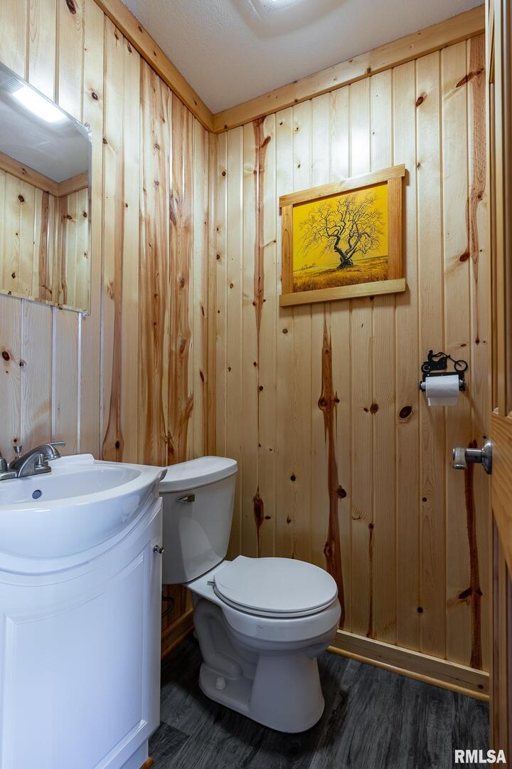 1012 Viaduct Road Savanna, IL 61074 - Photo 17 of 29 a bathroom with a sink a toilet and shower