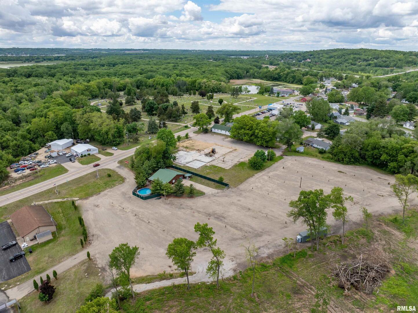 1012 Viaduct Road Savanna, IL 61074 - Photo 29 of 29 an aerial view of multiple house