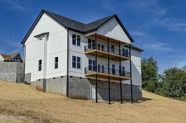 $799,900 | 164 Logans Bluff, Bean Station, TN 37708