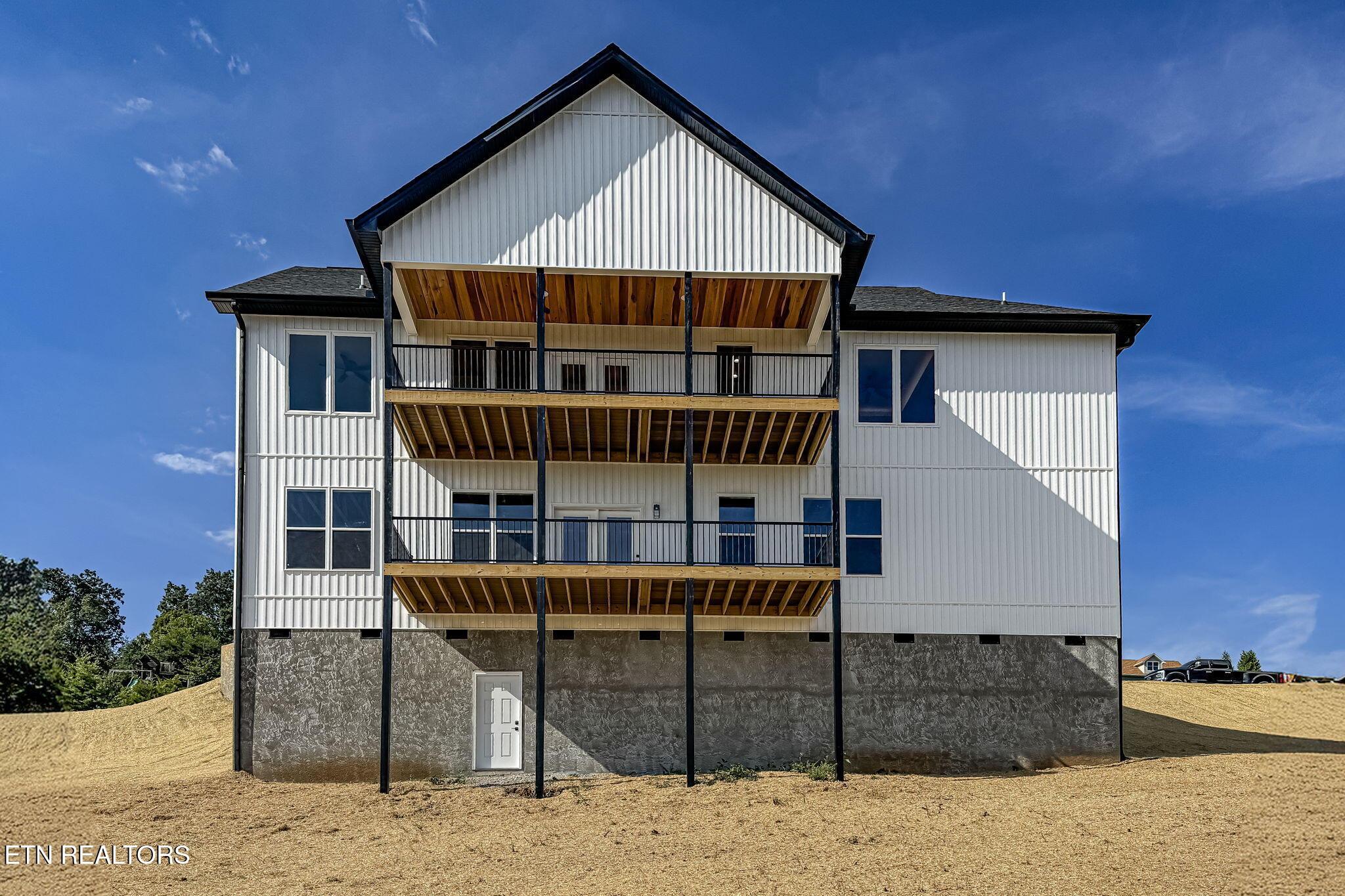 164 Logans Bluff Bean Station, TN 37708 - Photo 5 of 44 164 Lobans Bluff retake 4