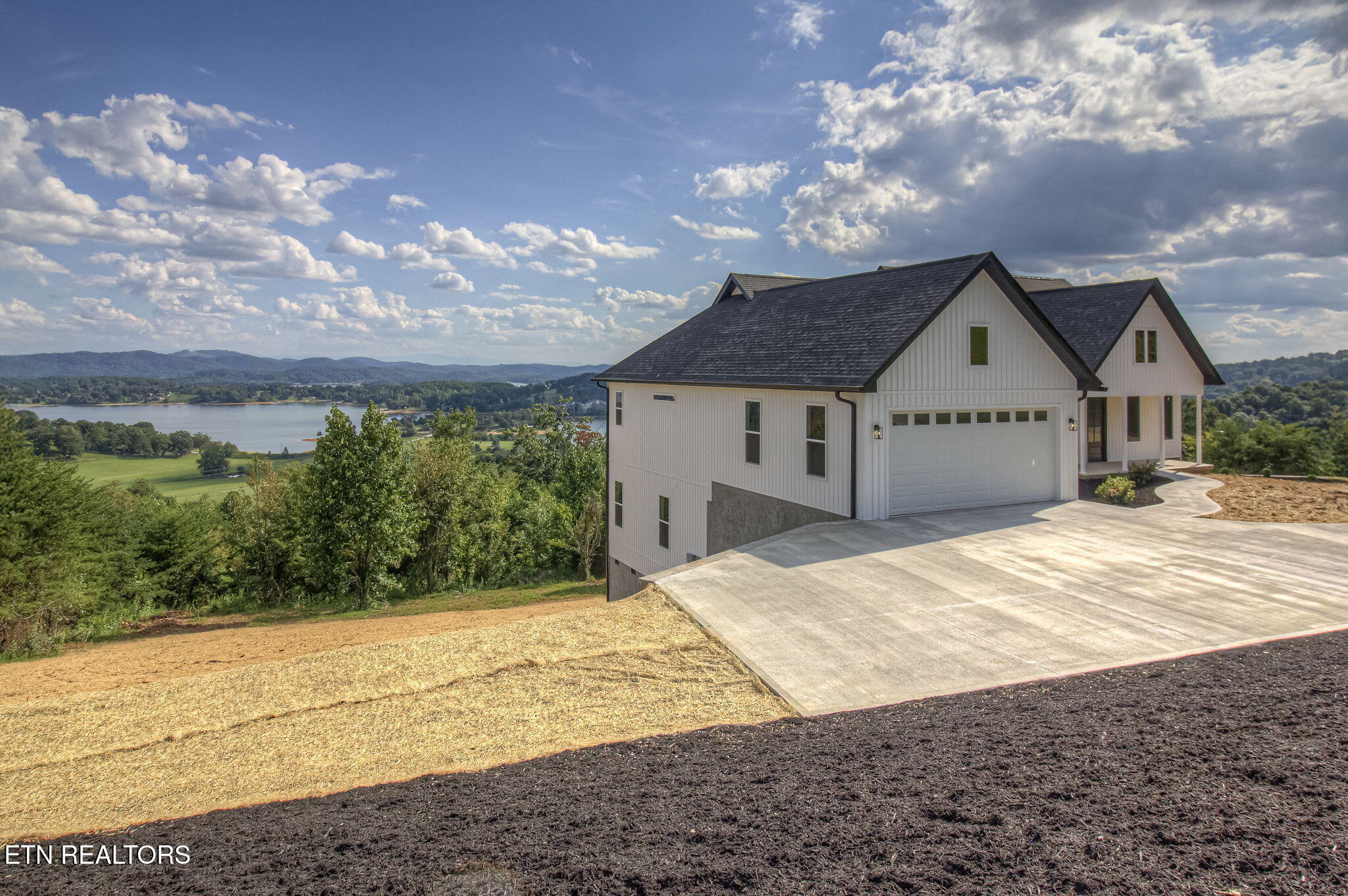 164 Logans Bluff Bean Station, TN 37708 - Photo 7 of 44 164 Lobans Bluff retake 6