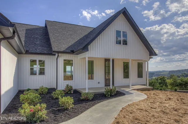 $799,900 | 164 Logans Bluff, Bean Station, TN 37708