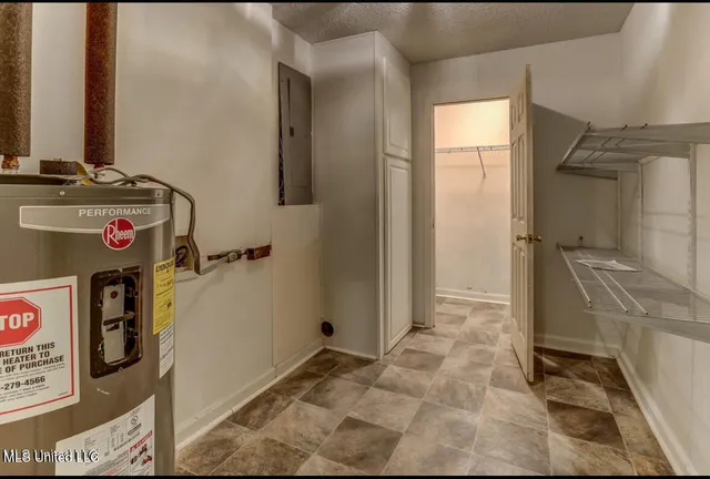 $2,200 | 4182 Summer Circle West, Lake Cormorant, MS 38641