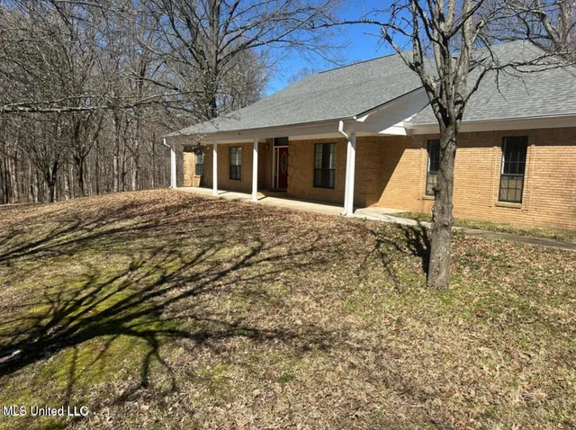 $2,200 | 4182 Summer Circle West, Lake Cormorant, MS 38641
