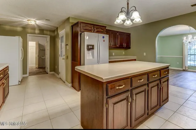 $2,200 | 4182 Summer Circle West, Lake Cormorant, MS 38641