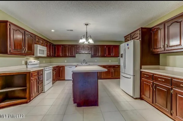 $2,200 | 4182 Summer Circle West, Lake Cormorant, MS 38641