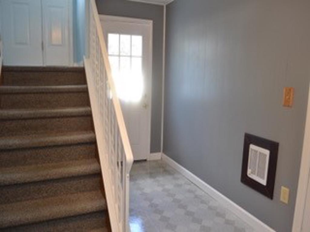 1109 Frost Road Endicott, NY 13760 - Photo 4 of 30 Gallery Image 4