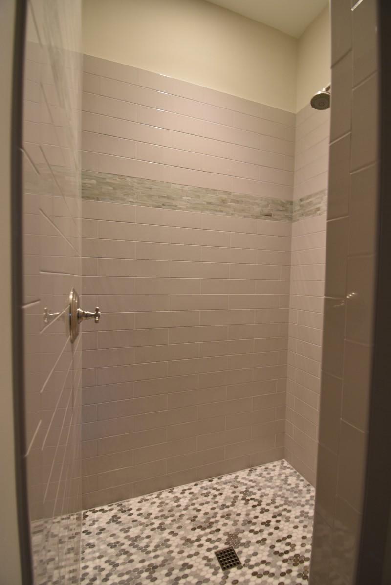 453 Matt's Way Santa Rosa Beach, FL 32459 - Photo 14 of 24 a bathroom with a shower