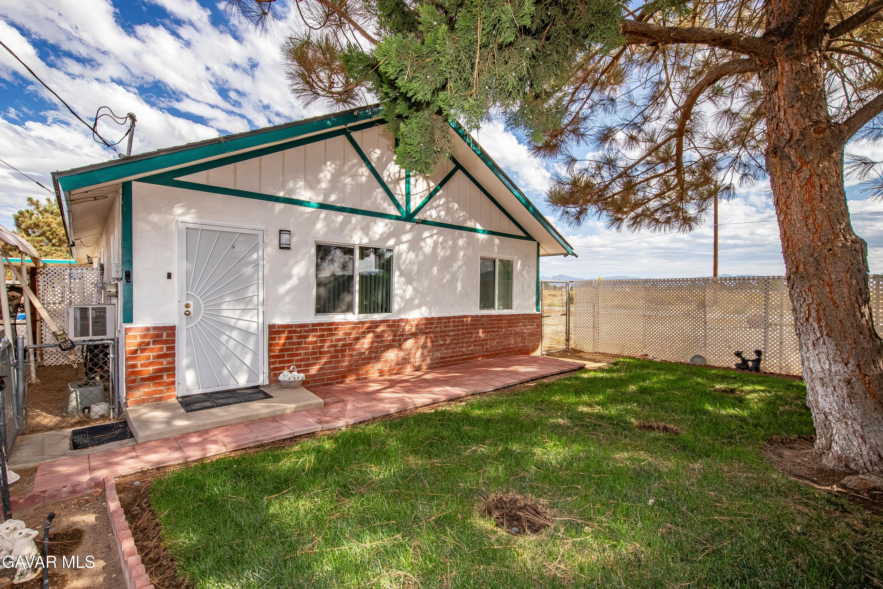 43014 7th Street East Lancaster, CA 93535 - Photo 2 of 36 IMG_1013_MLS