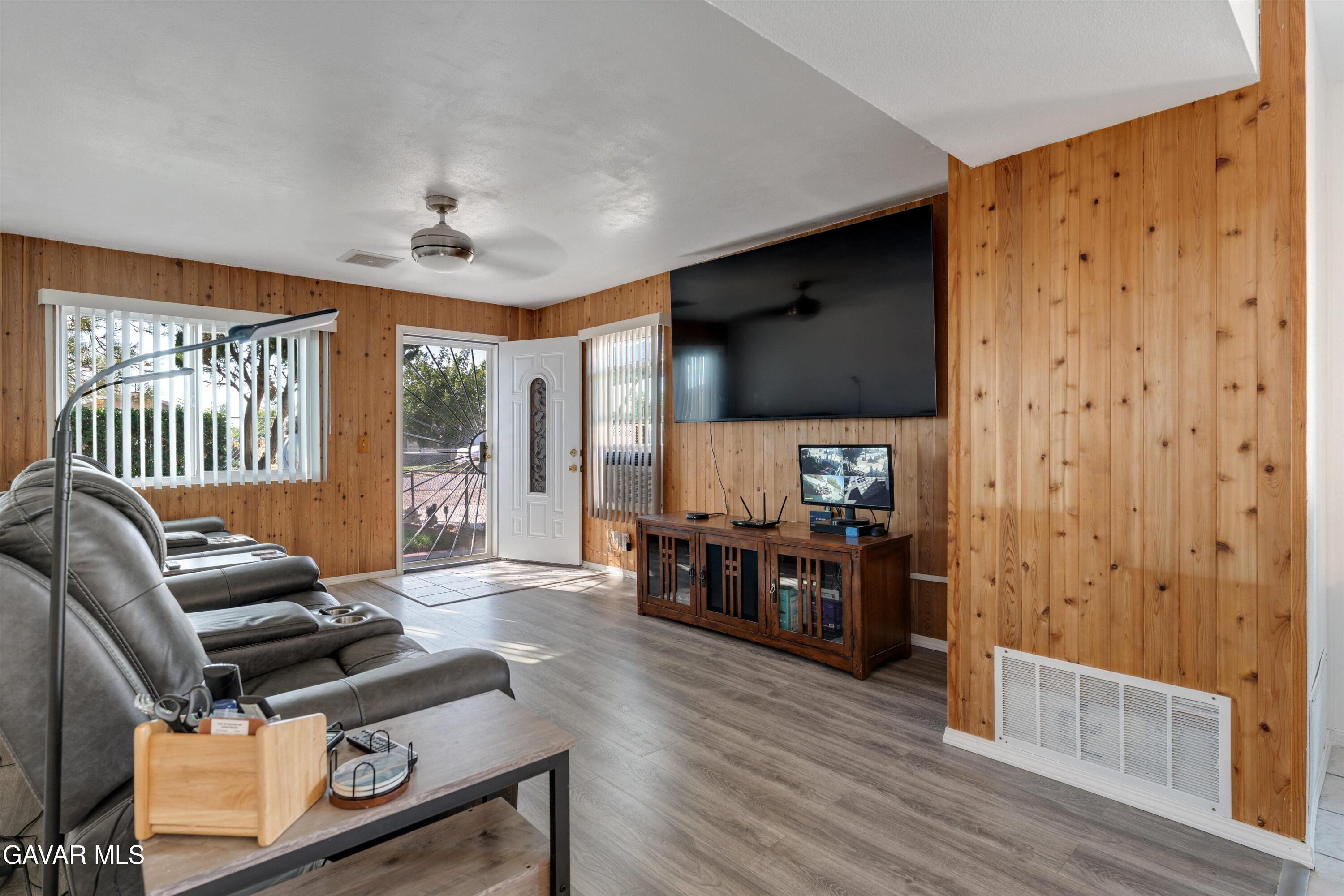 43014 7th Street East Lancaster, CA 93535 - Photo 3 of 36 07-DBC02676