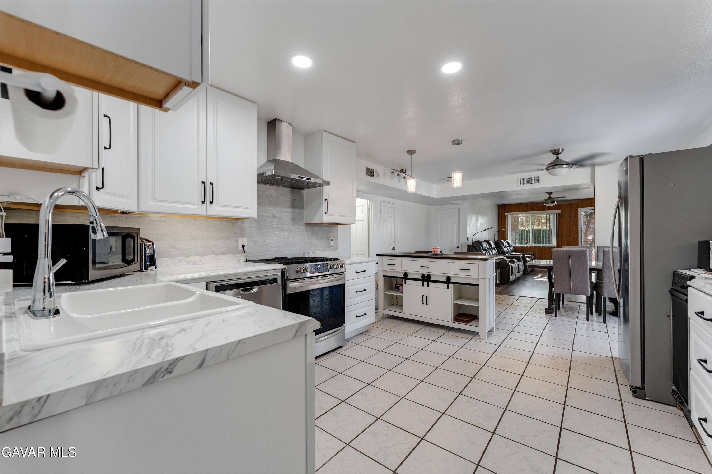 43014 7th Street East Lancaster, CA 93535 - Photo 8 of 36 14-DBC02688