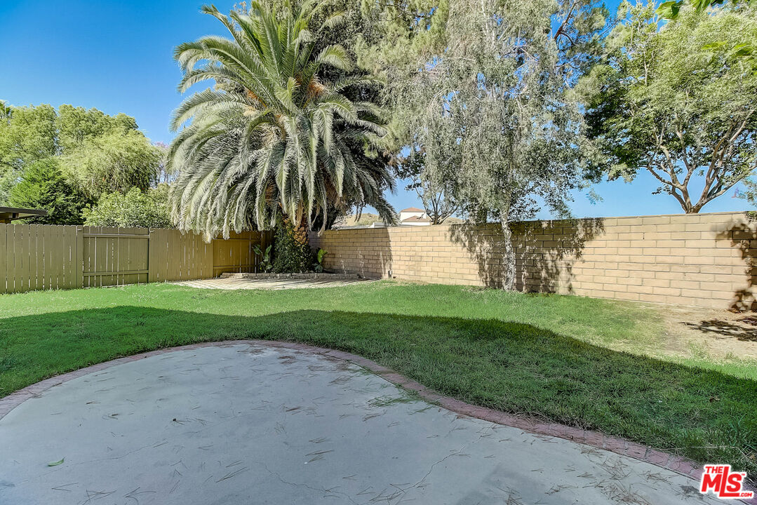 2137 Crosscreek Avenue Simi Valley, CA 93063 - Photo 28 of 31 a view of a backyard