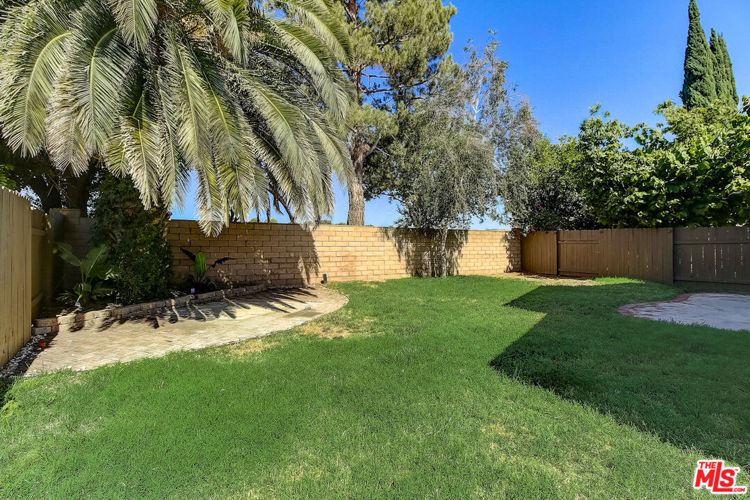 2137 Crosscreek Avenue Simi Valley, CA 93063 - Photo 31 of 31