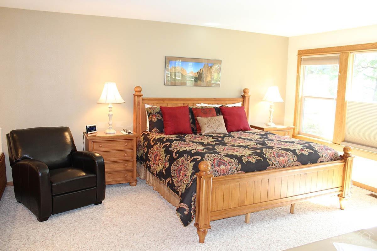 57307 Beaver Ridge Loop, Unit 7D Sunriver, OR 97707 - Photo 10 of 17 20200421064353940969000000-o