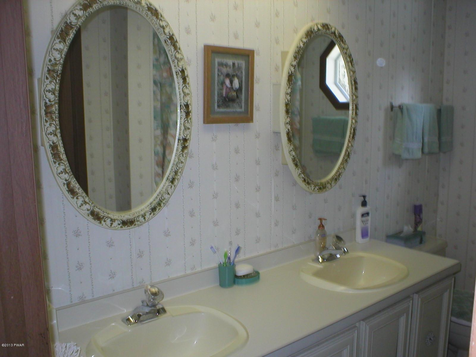 396 Little Walker Road Shohola, PA 18458 - Photo 9 of 50